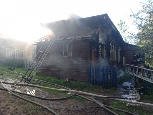 Крупный пожар в Родниках унес жизнь женщины